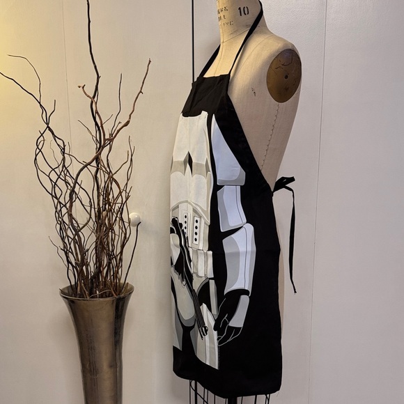 Stormtrooper Kitchen Apron - Picture 3 of 5